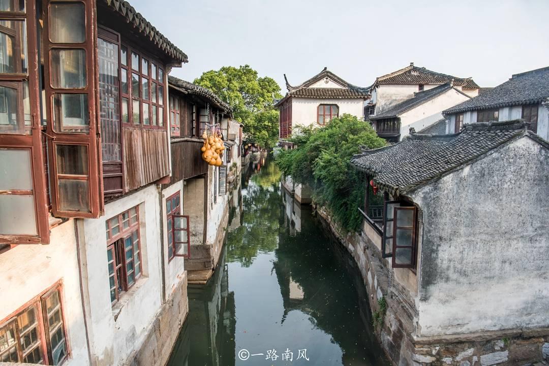红色盒子小人